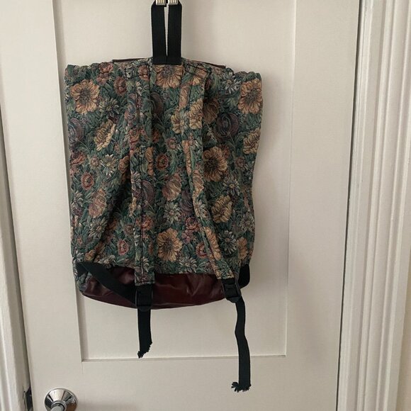 Women\'s Retro Floral Tapestry Backpack with Leather Accents Boho Great Condition main image 6